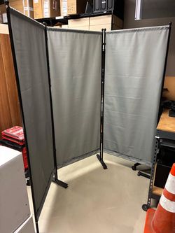 Bi-fold Screens