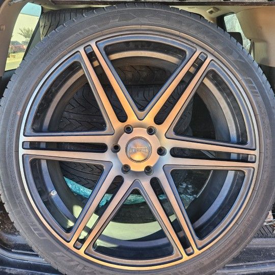305/35R24