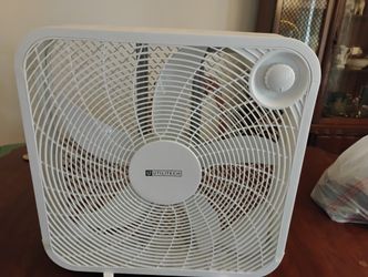 Utilitech 20 in box fan