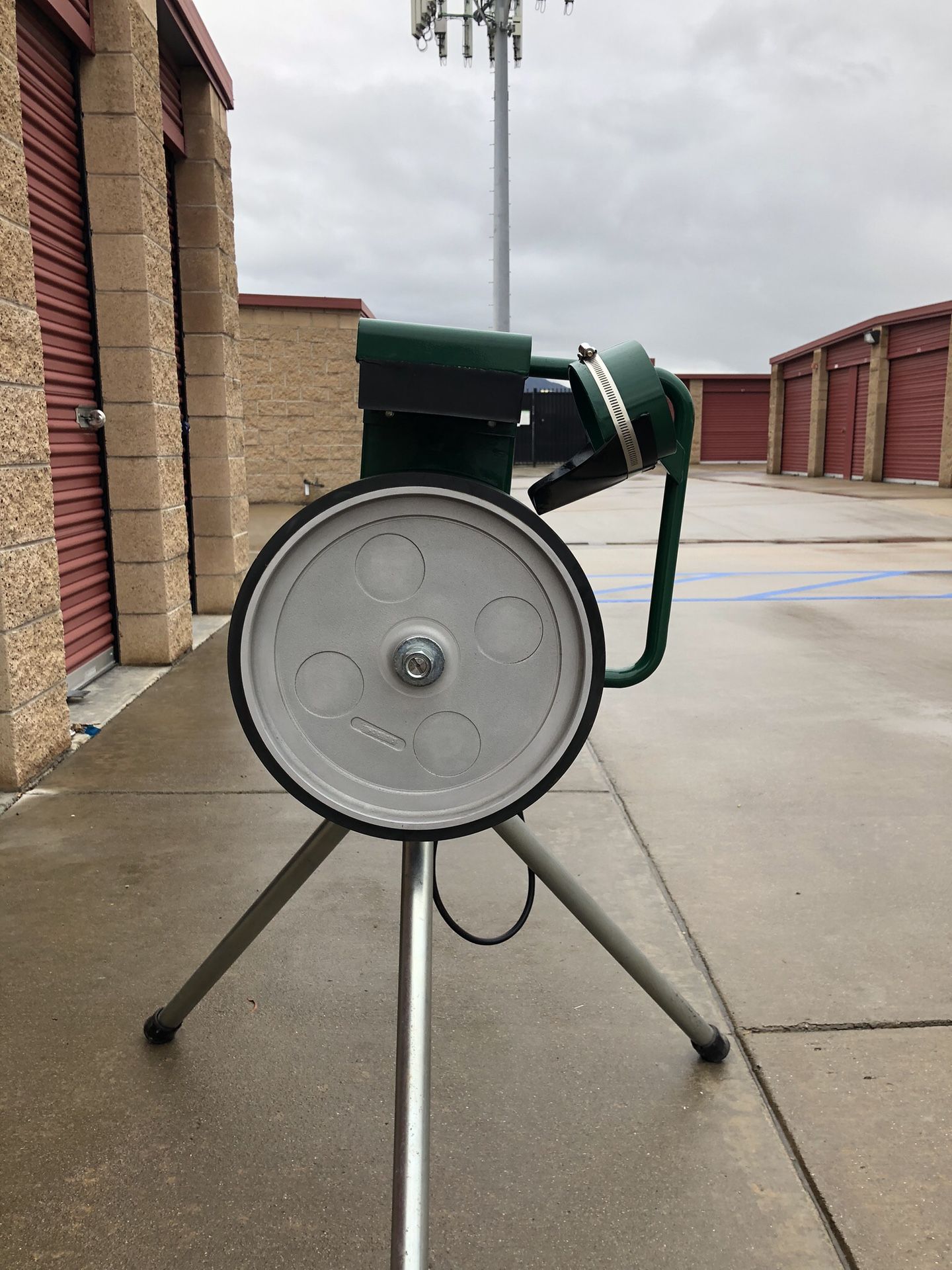 pitching machine Atec Casey 2 for Sale in Beaumont, CA OfferUp