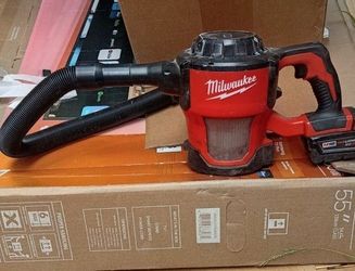 Milwaukee Vacuum with battery