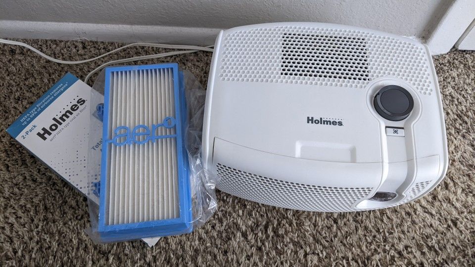 Holmes Air Purifier with a Holmes New HEPA filter 