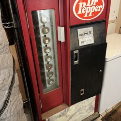 Vintage Dr Pepper Machine 