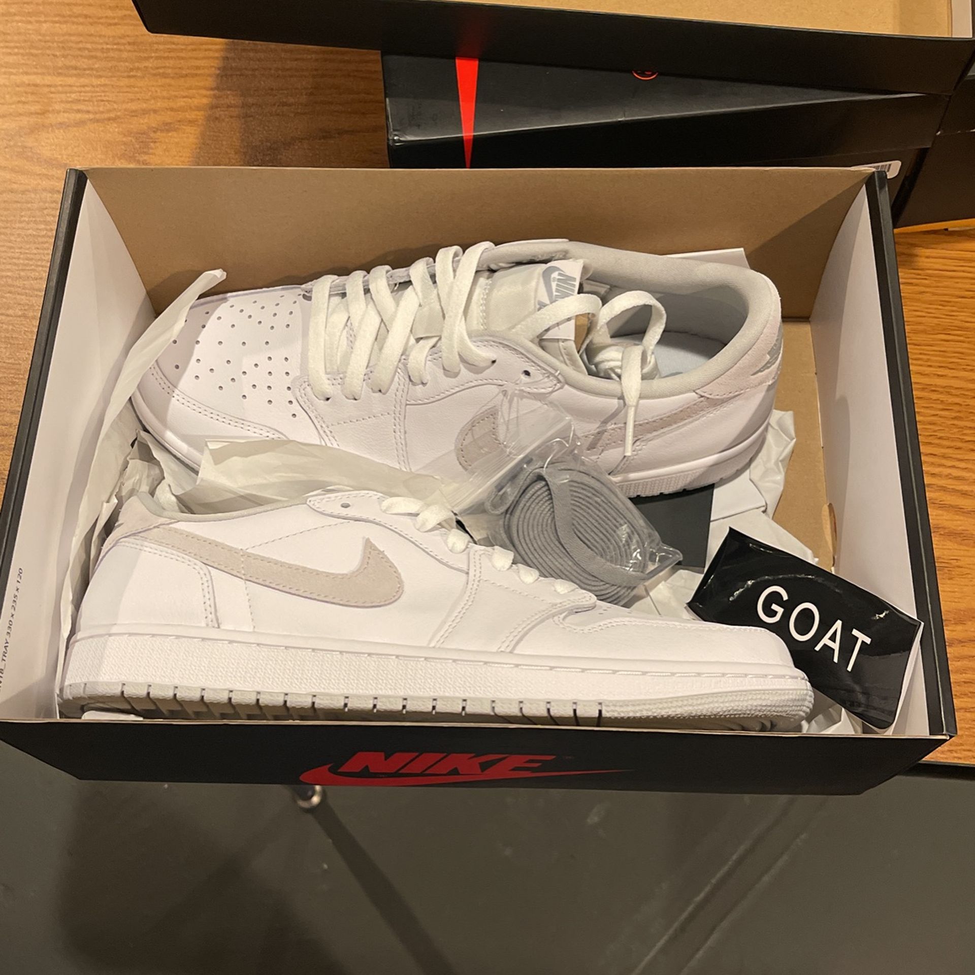 Jordan 1 Low Neutral Grey