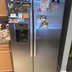  GE Refrigerator 