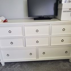 Free dresser
