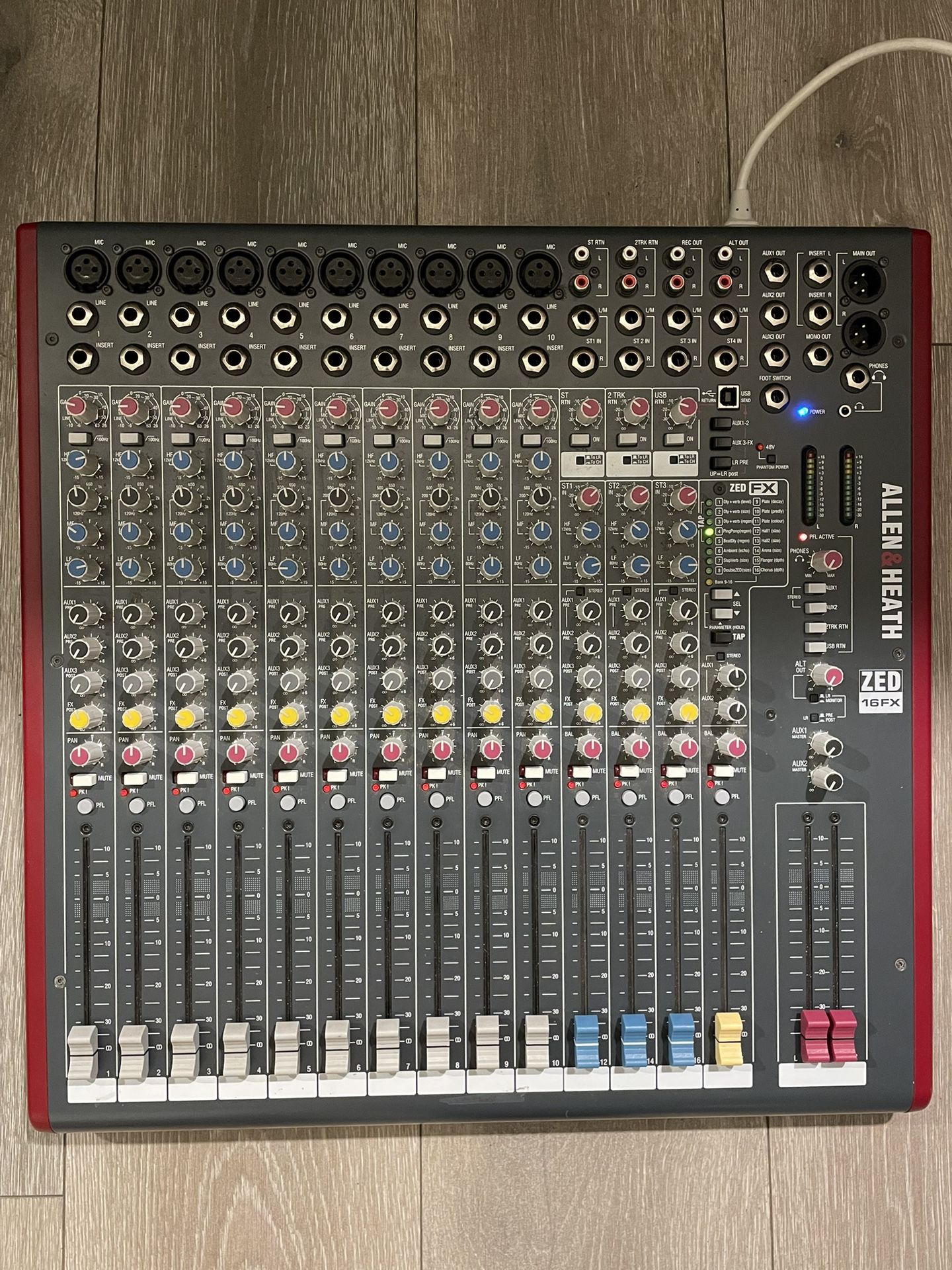 ALLEN & HEATH ZED 16FX LIKE NEW PROFESSIONAL MIXER