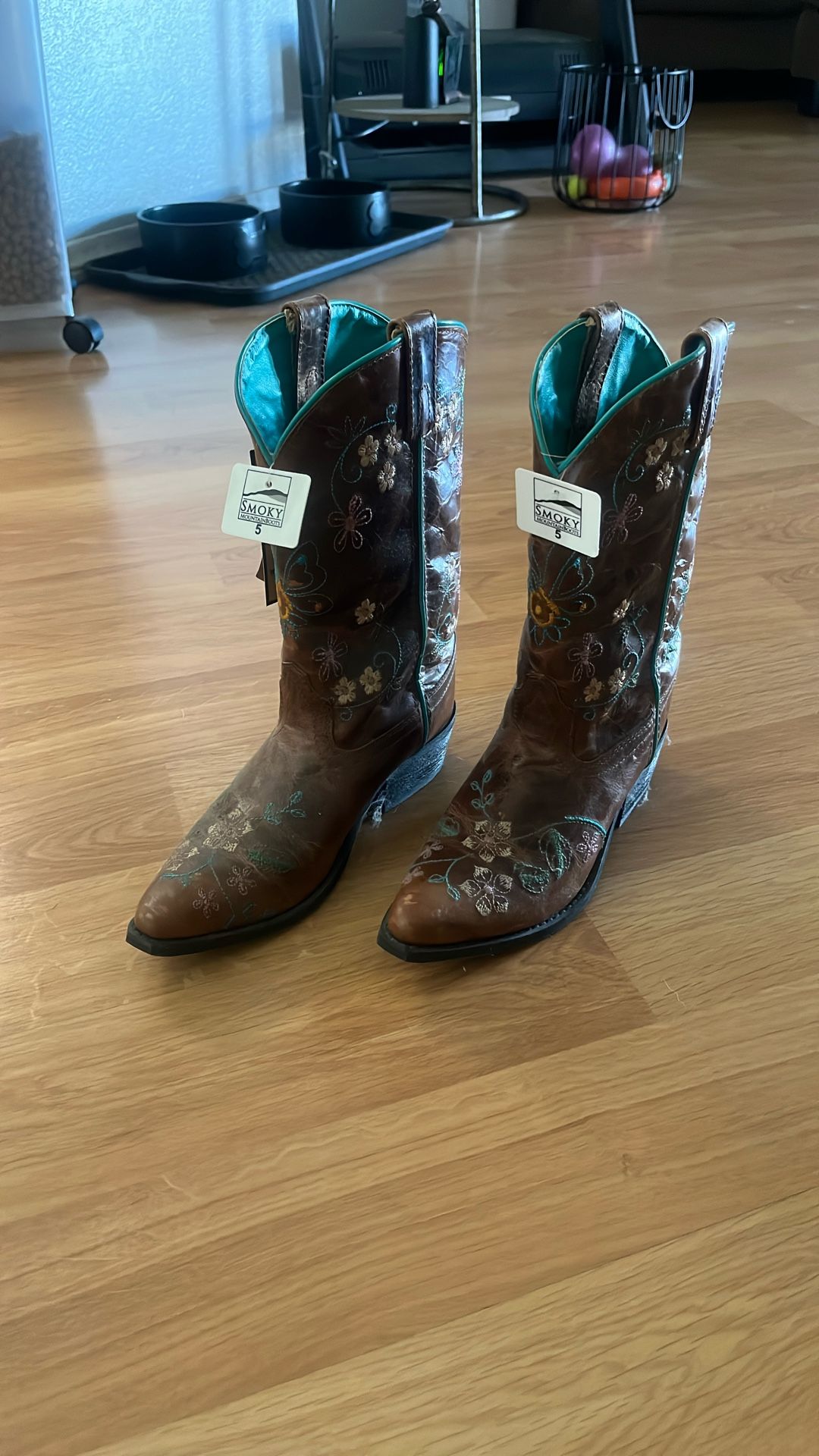 Size 5 Embroidered Boots