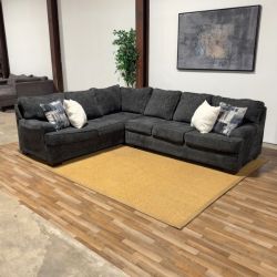 Large Sectional Sofa 🚛 Delivery Available
