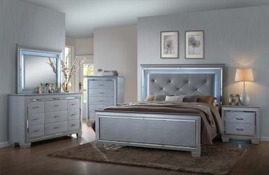 Bedroom set silver queen Home Furniture 6250 Winchester rd