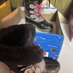 Girls boots