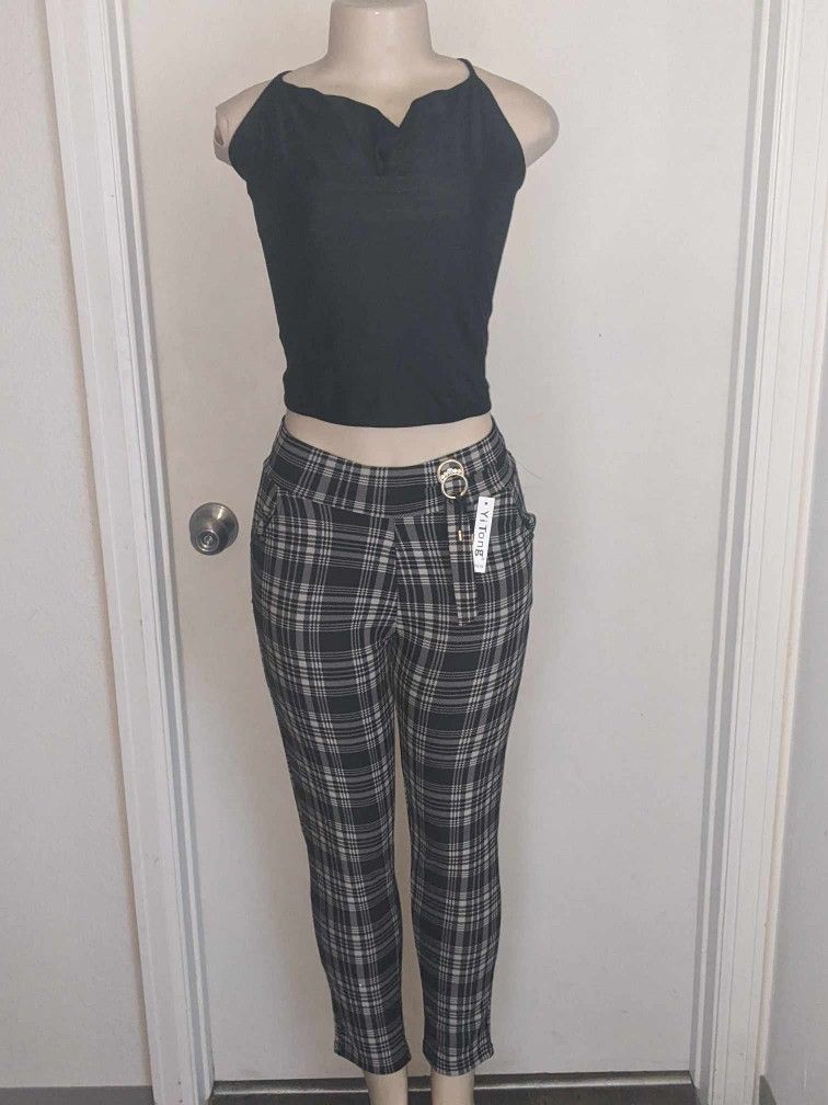 New Women's 2 Piece Set Size S/M