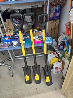 Dewlt shovels