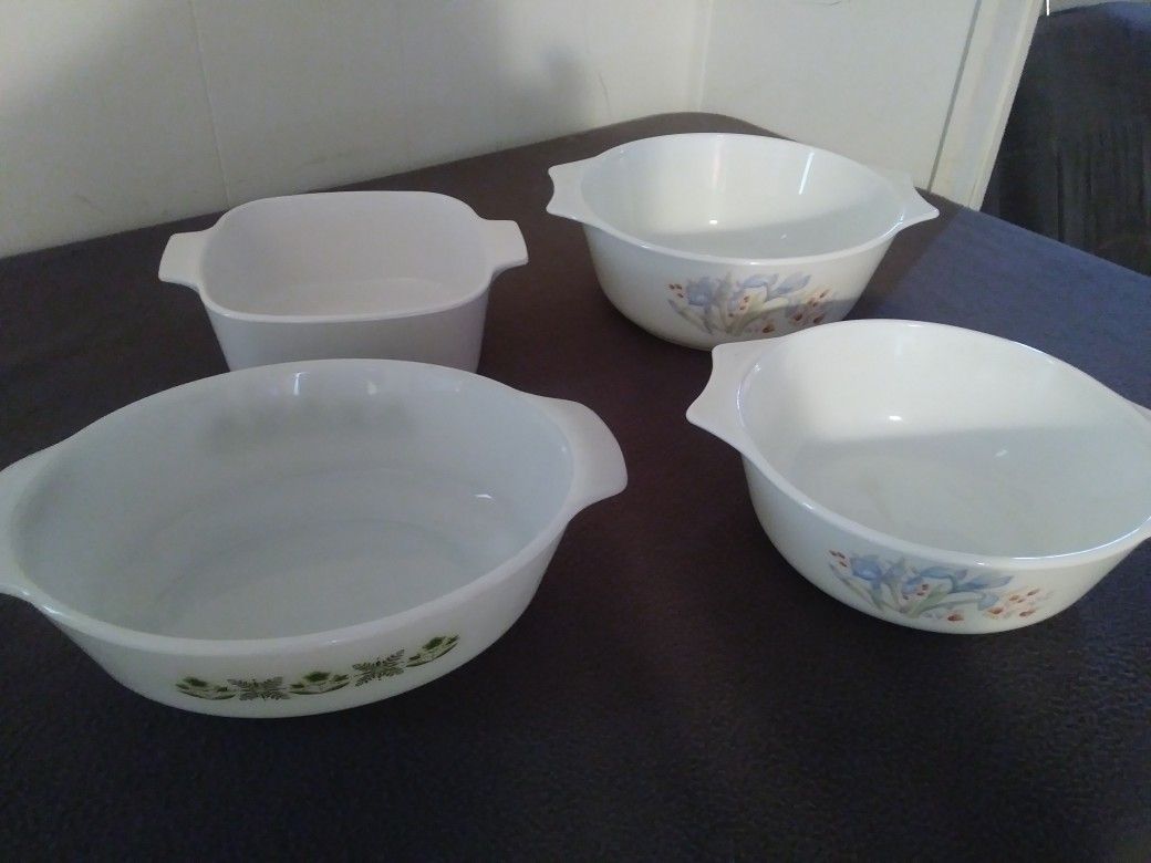 4 Pieces of Bakeware