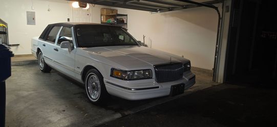 1996 Lincoln Town Car Executive Series