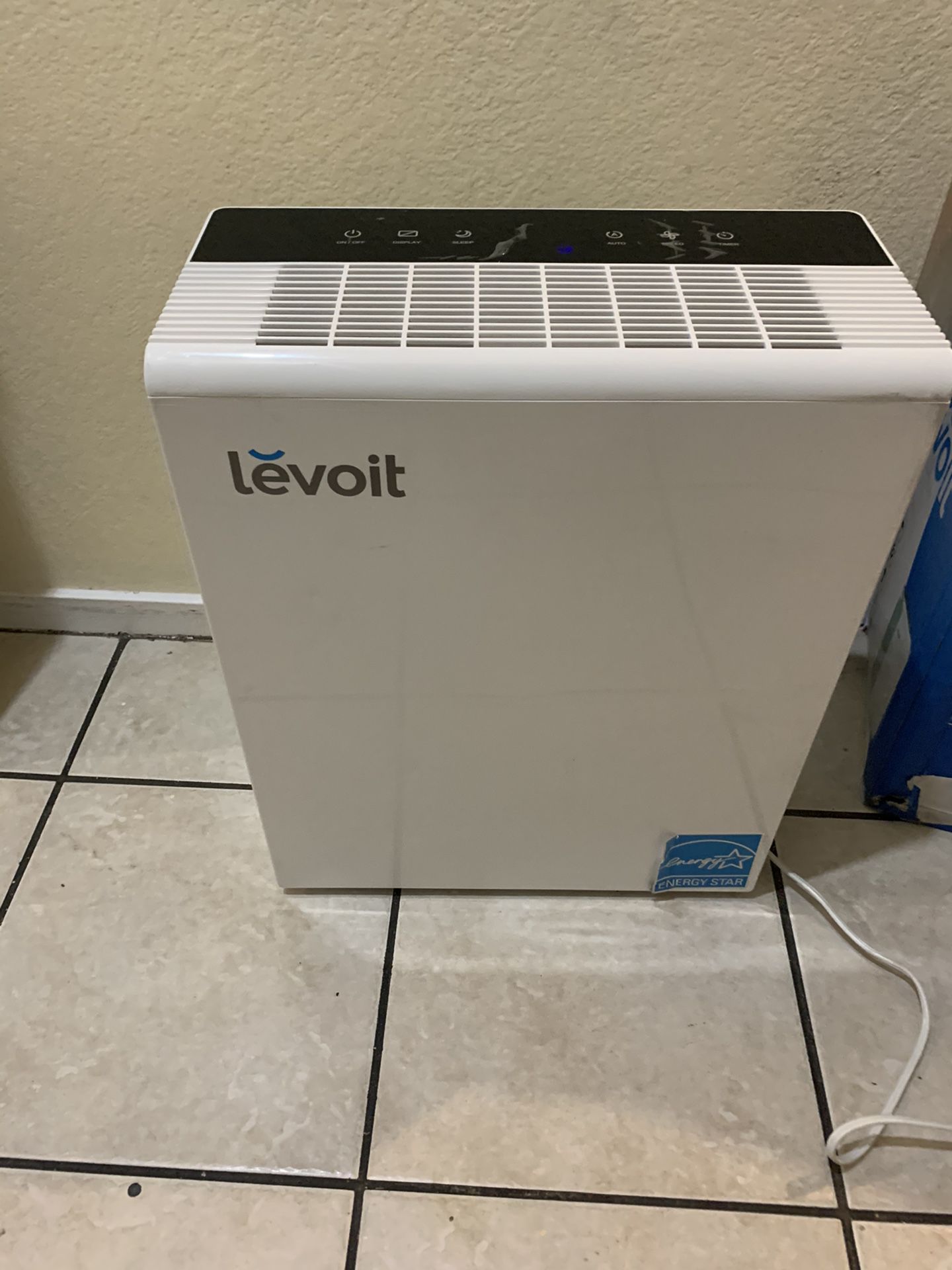 Levoit true HEPA console air purifier WiFi connect like new open box excellent working condition in original packaging