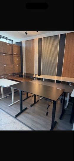 Brand New Electric Standing Desks – Multiple Sizes & Colors Available 😀