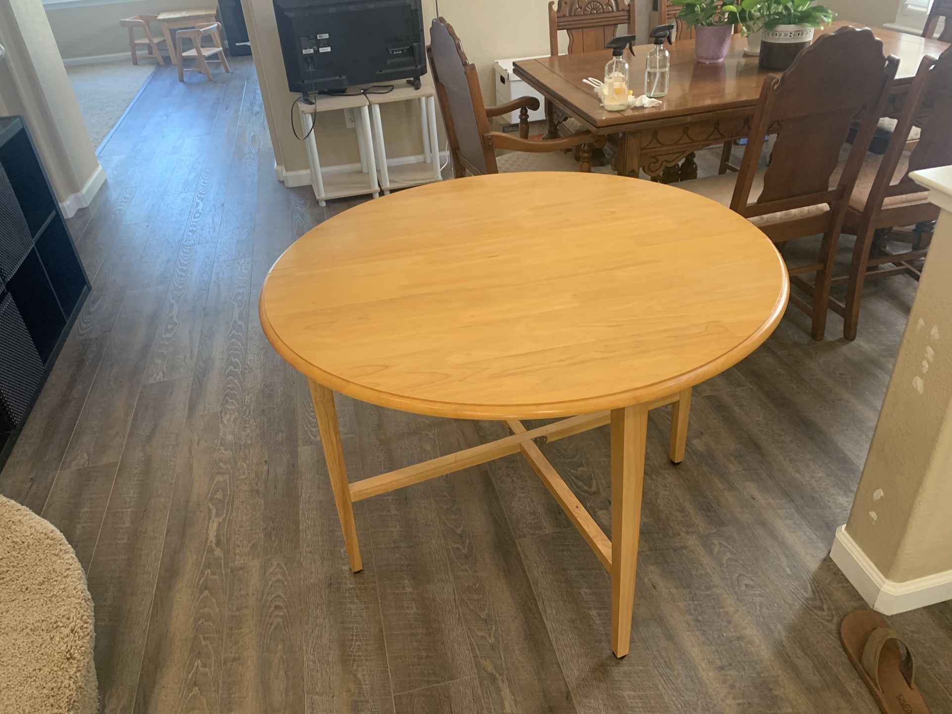 Wooden Circular Kitchen Table With Drop Leaves