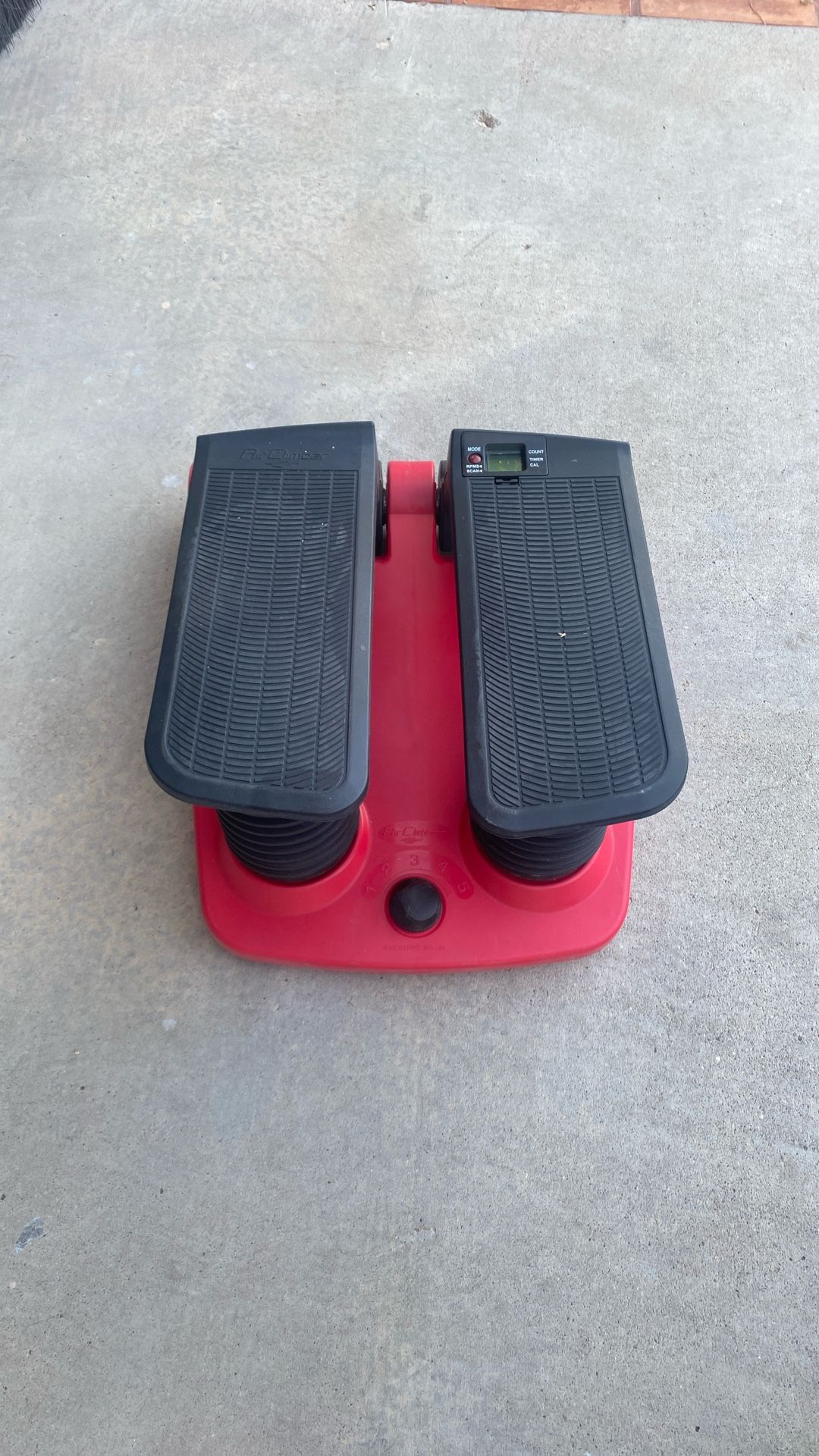 Leg exercise machine