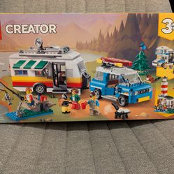Lego Creator 3-in-1 Caravan Family Holiday