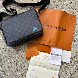 Louis Vuitton Messenger Bag