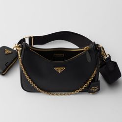 Prada Re-Edition 2005 Saffiano leather bag 