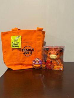 Trader Joe’s Mini Tote & Squishy Highland Cow Set