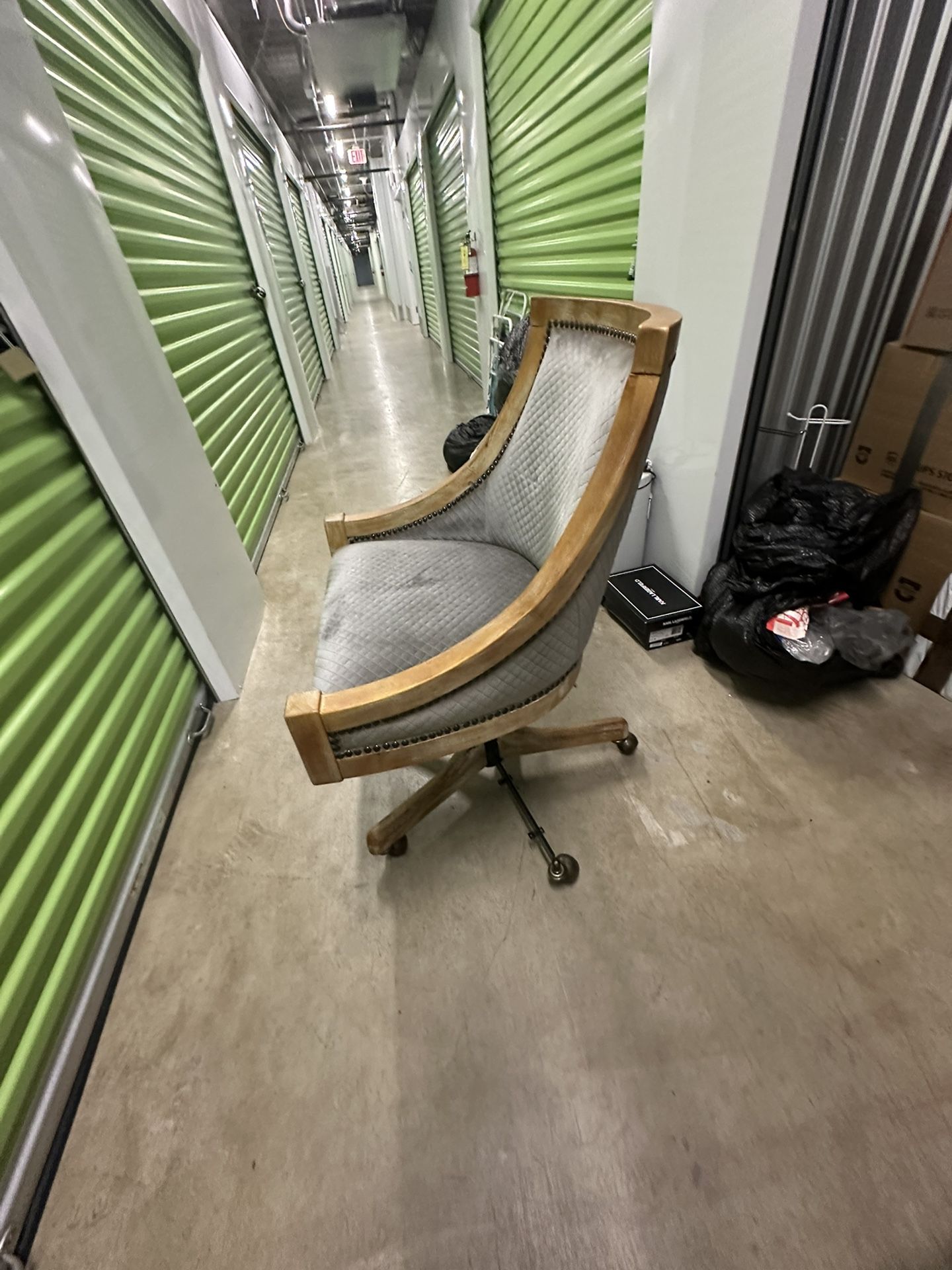 Office Swivel Chair with height adjustment