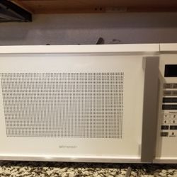 Emerson Microwave Oven 1.1 Cubic Ft 1000 Watt