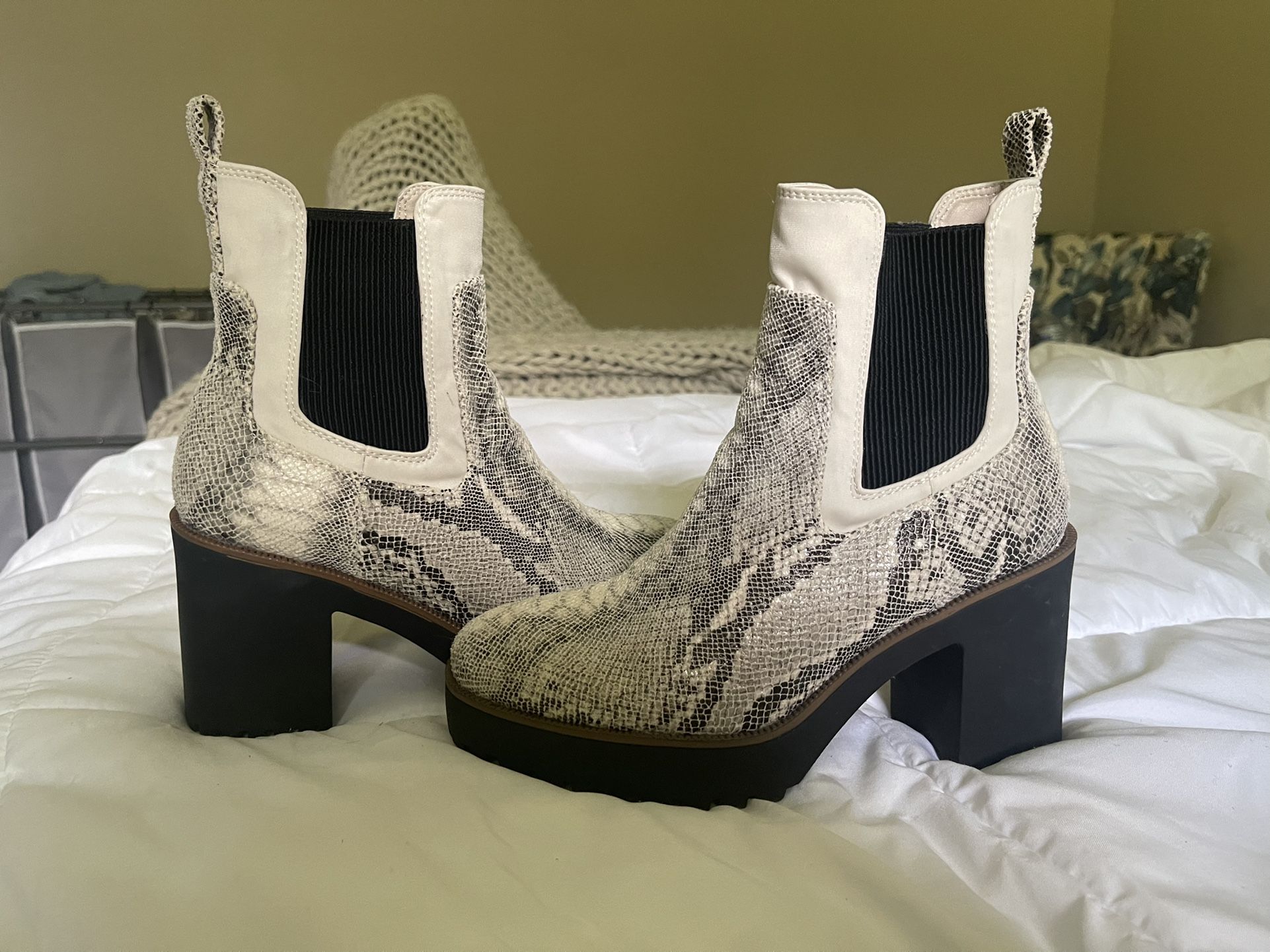 Womens Snake Skin Boots