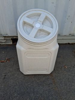 Pet Food Container