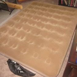 Coleman Quickbed Air Mattress Queen, MINT CONDITION NO LEAKS