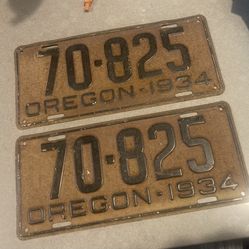1934 Oregon license plate pair