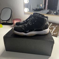 Jordan 11 Jubilees Size 5.5 Y 