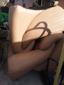 Dos sillones de cuero