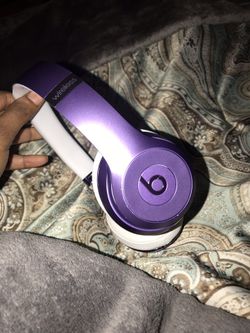 Wireless solo purple beats
