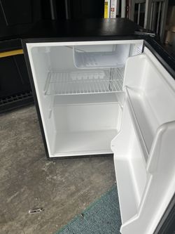 Refrigerator with little freezer works excellent asking 40