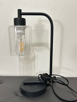 Dimmable Nighstand Lamp with Charger