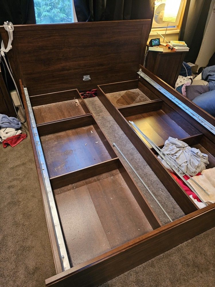 Ikea Queen Bedframe With Storage Drawers