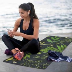 1mm Ultra Thin Yoga Mat Green Leaves on Black Lightweight Foldable Travel Exercise Mat - 71x26 Inch
