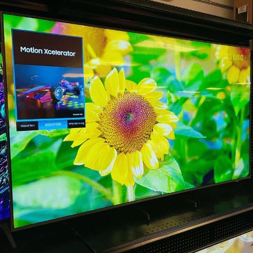 Massive 65" Samsung 4K Crystal UHD Smart TV (UN65DU7200D)