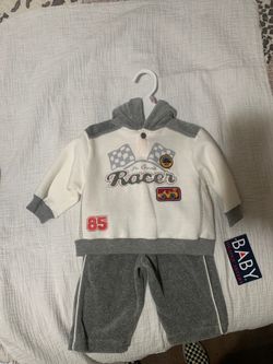 Baby outfit 6-9 months