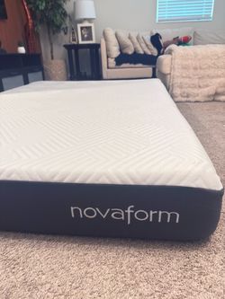 Novaform Gel Memory Foam Full-Size Mattress like new