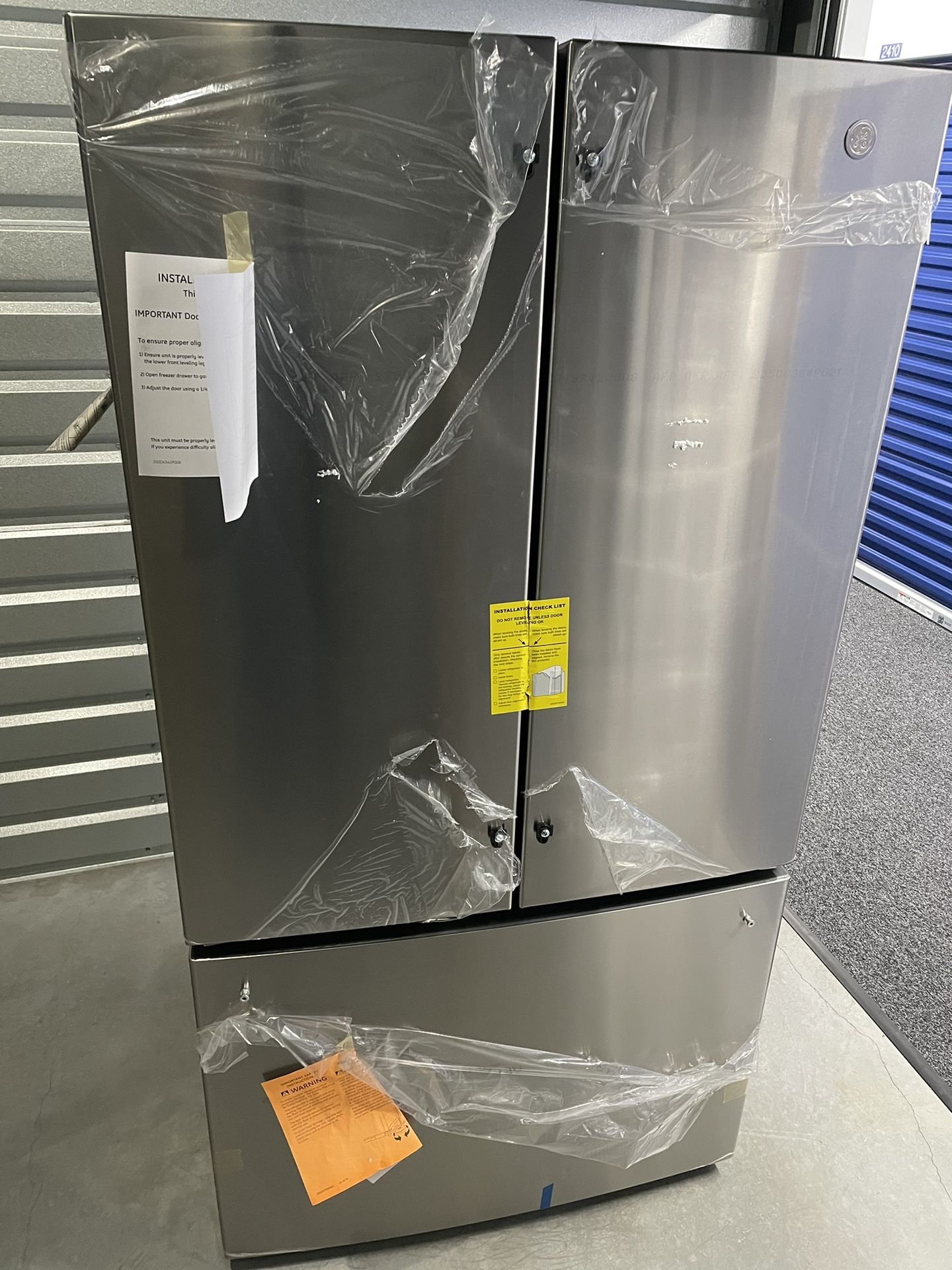 Refrigerators / Freezers GE 27 cu. ft. French Door Refrigerator