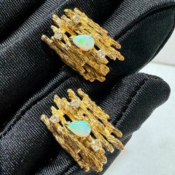 Vintage 14k yellow gold Freeform opal diamond cuff links
