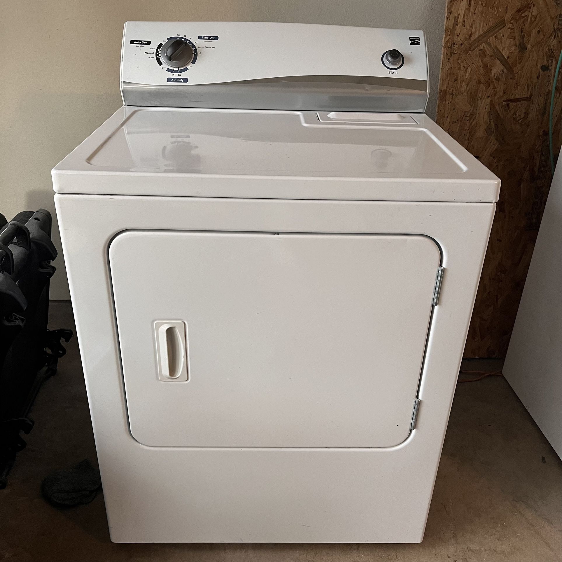 Kenmore Electric Dryer Works Great