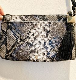 Black & White Jennifer Lopez wristlet purse