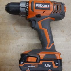 RIDGID R860052 18-Volt Lithium-Ion 1/2 in. Drill + Battery  R840085 USED. TESTED. IN A GOOD WORKING ORDER. 