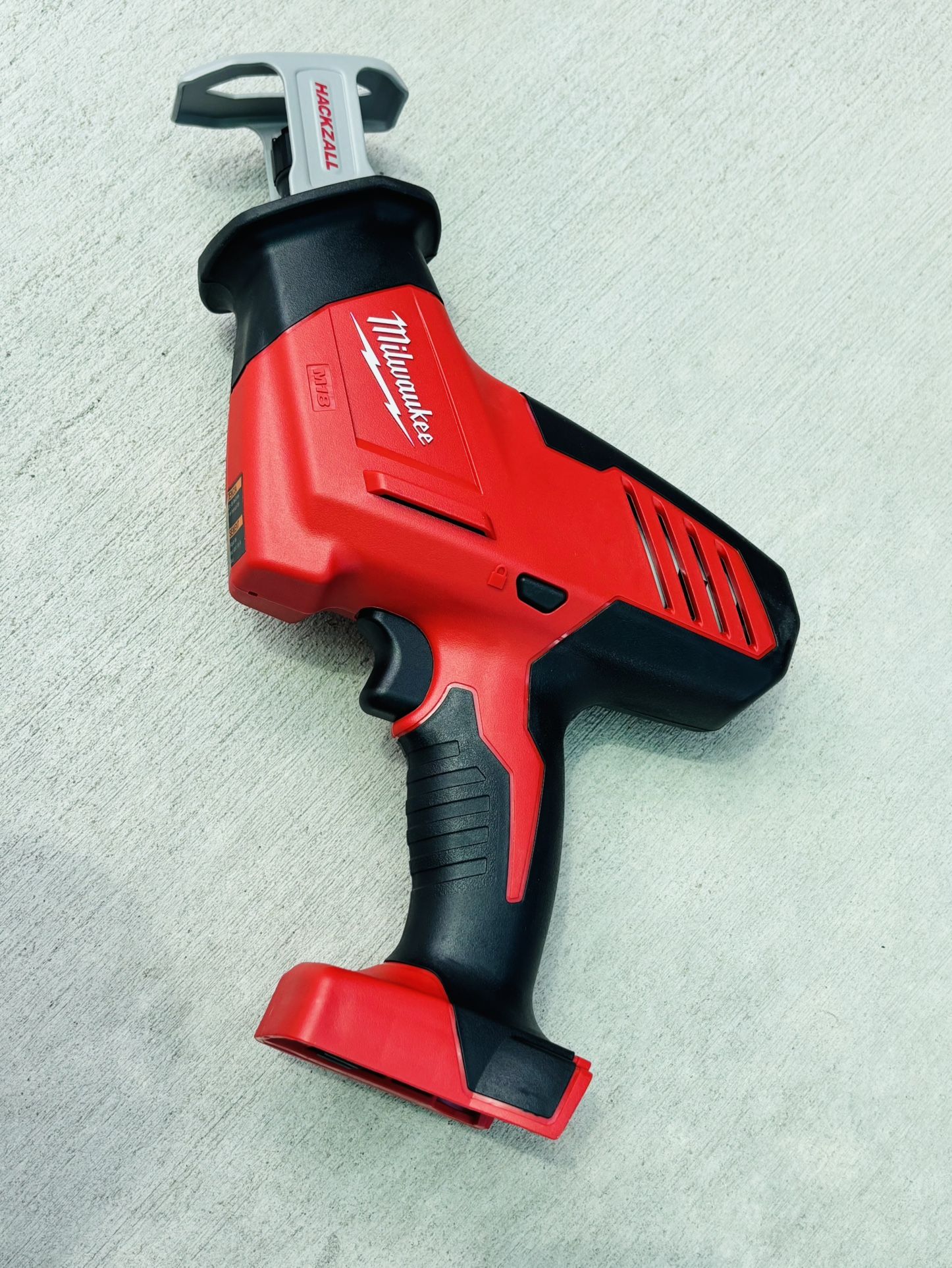 Milwaukee 18V Cordless HACKZALL Reciprocating Saw (TOOL ONLY/SOLO LA HERRAMIENTA)