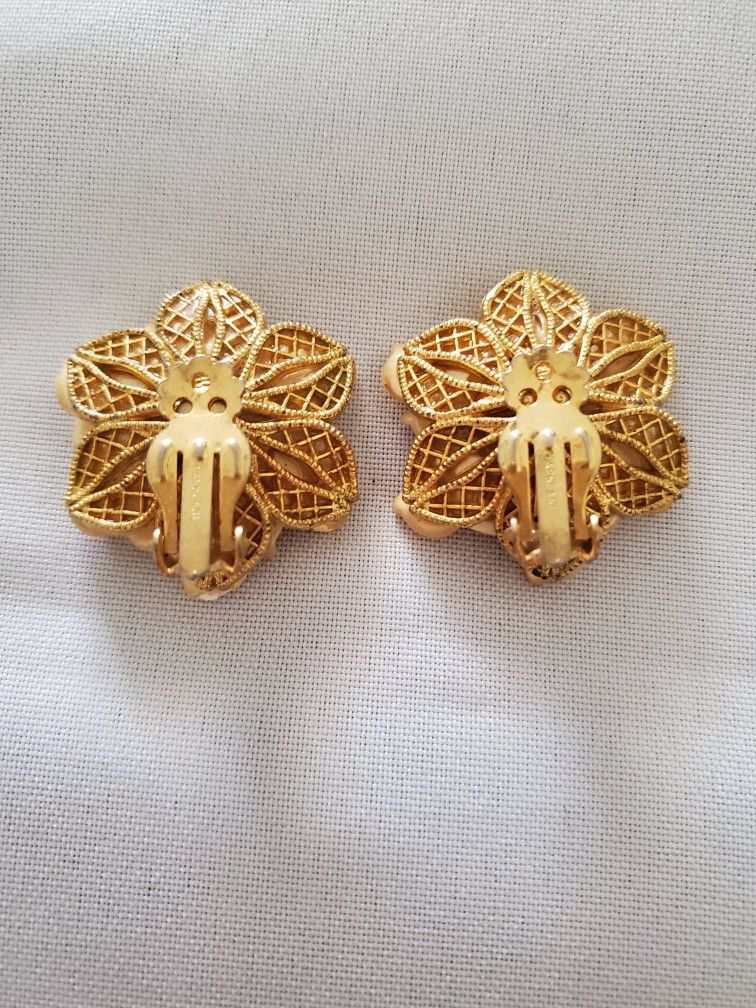 VINTAGE JEWELRY